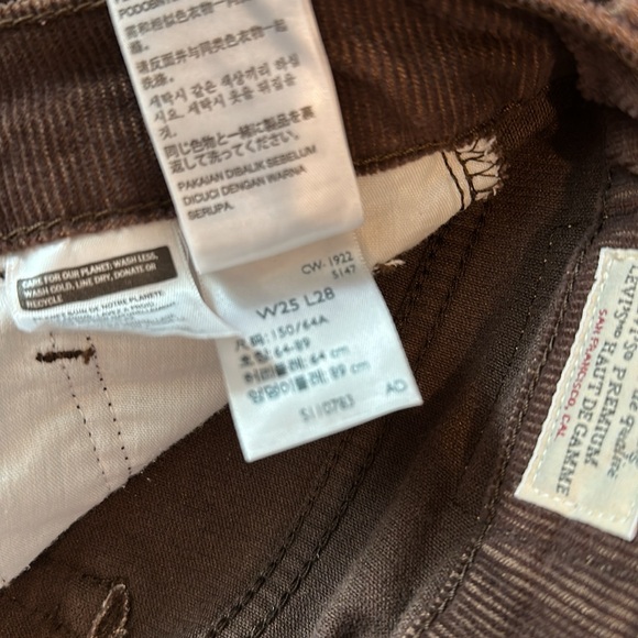 Levi’s Wedgie Corduroy Pants - Picture 5 of 6